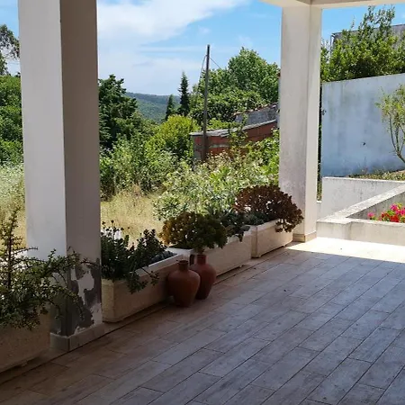 Holiday home Refugio Do Lagar *